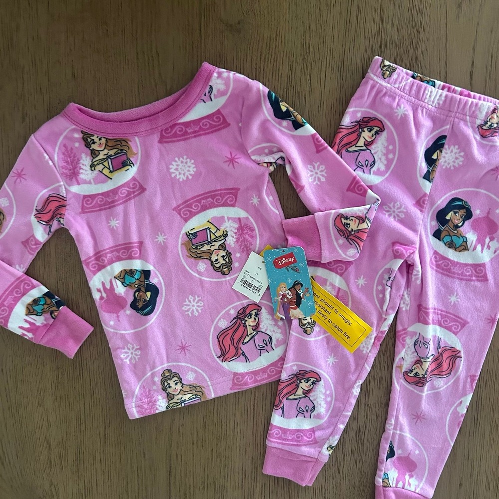 Disney Princess Pajamas Set 3T - New with Tags - Super Soft!